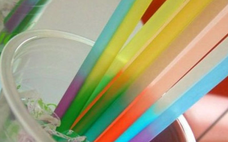 ����ɫ����